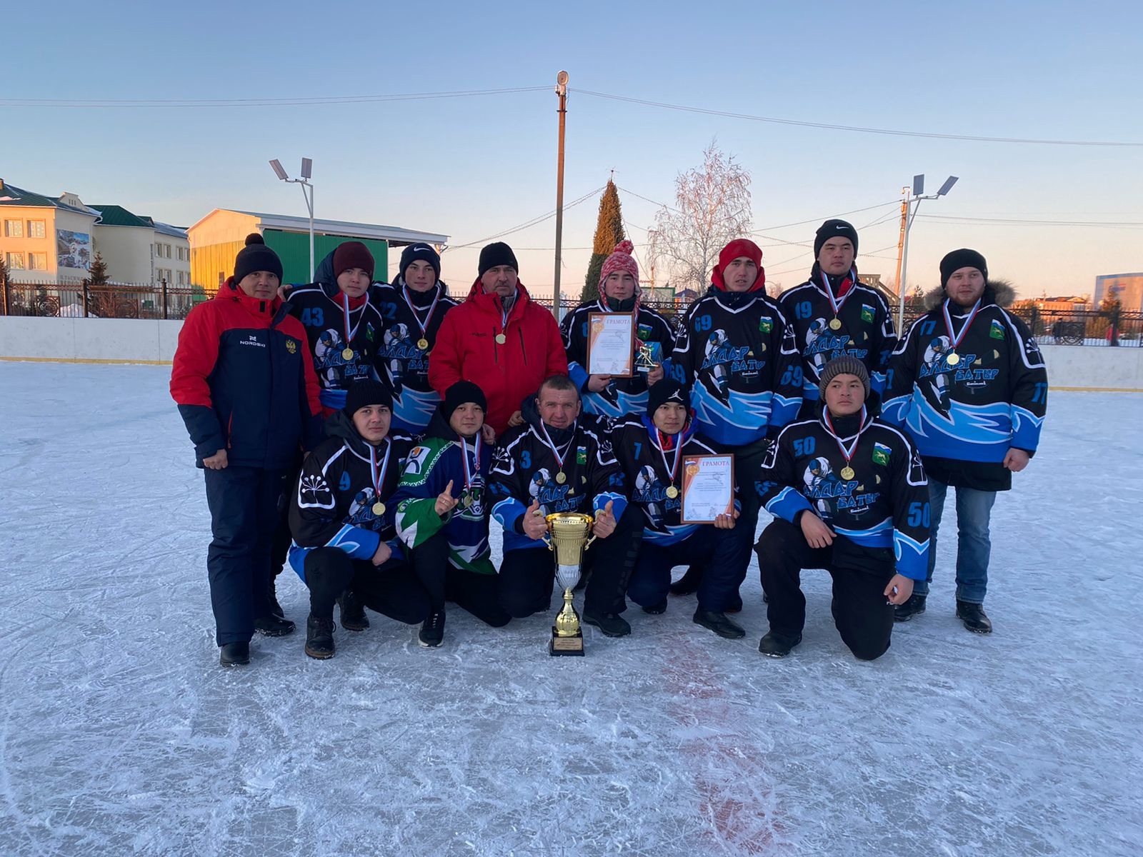 Спортсмены из Баймакского района стали победителями в хоккейном турнире Зауралья
