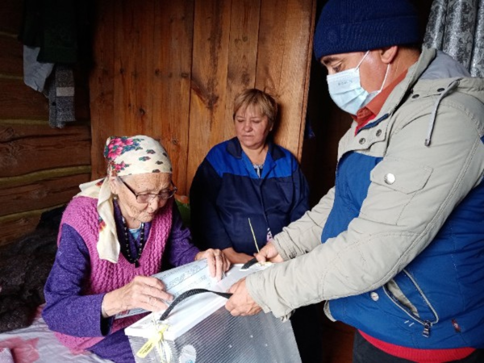 Ветераны села Билалово голосуют на дому