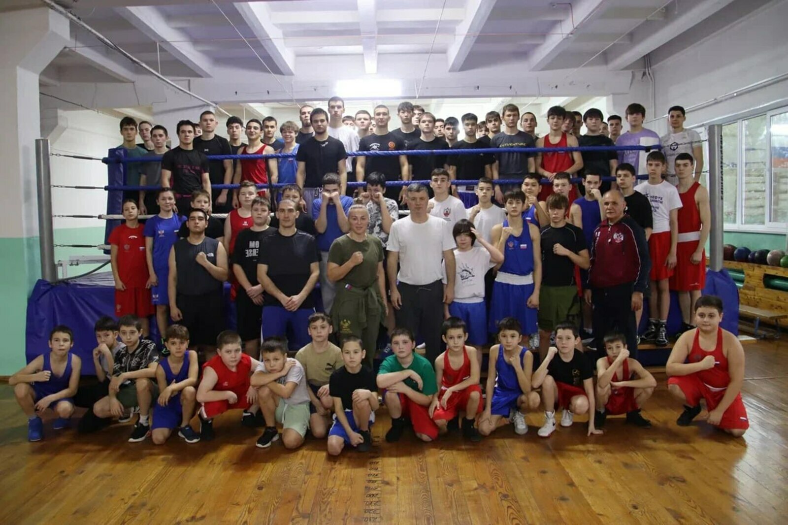 Звезды российского бокса зажгли новые таланты в Нефтекамске