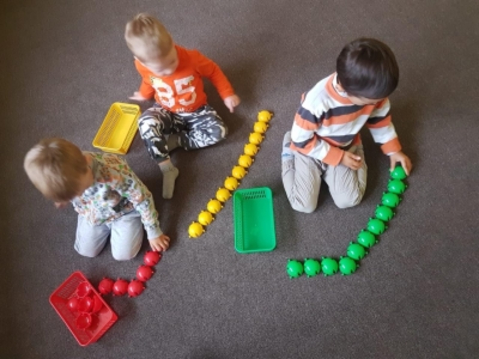 С 2026 года периоды ухода за детьми включают в страховой стаж