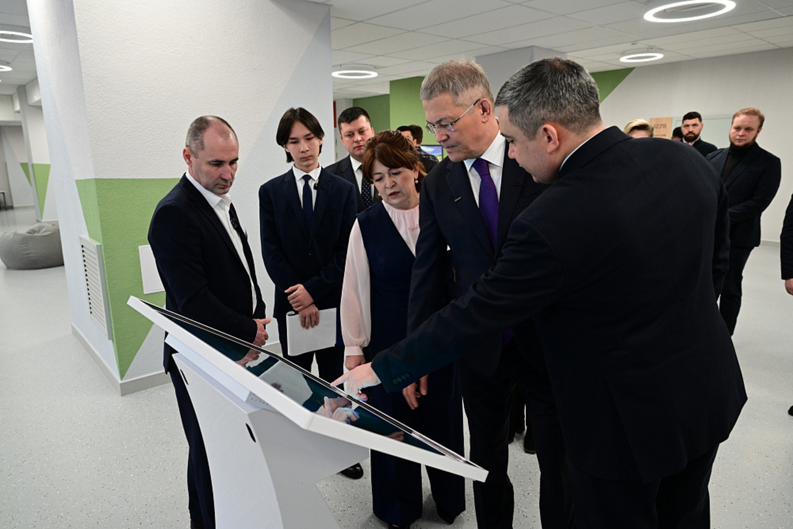 Глава Башкирии открыл самую большую школу в Приволжском федеральном округе