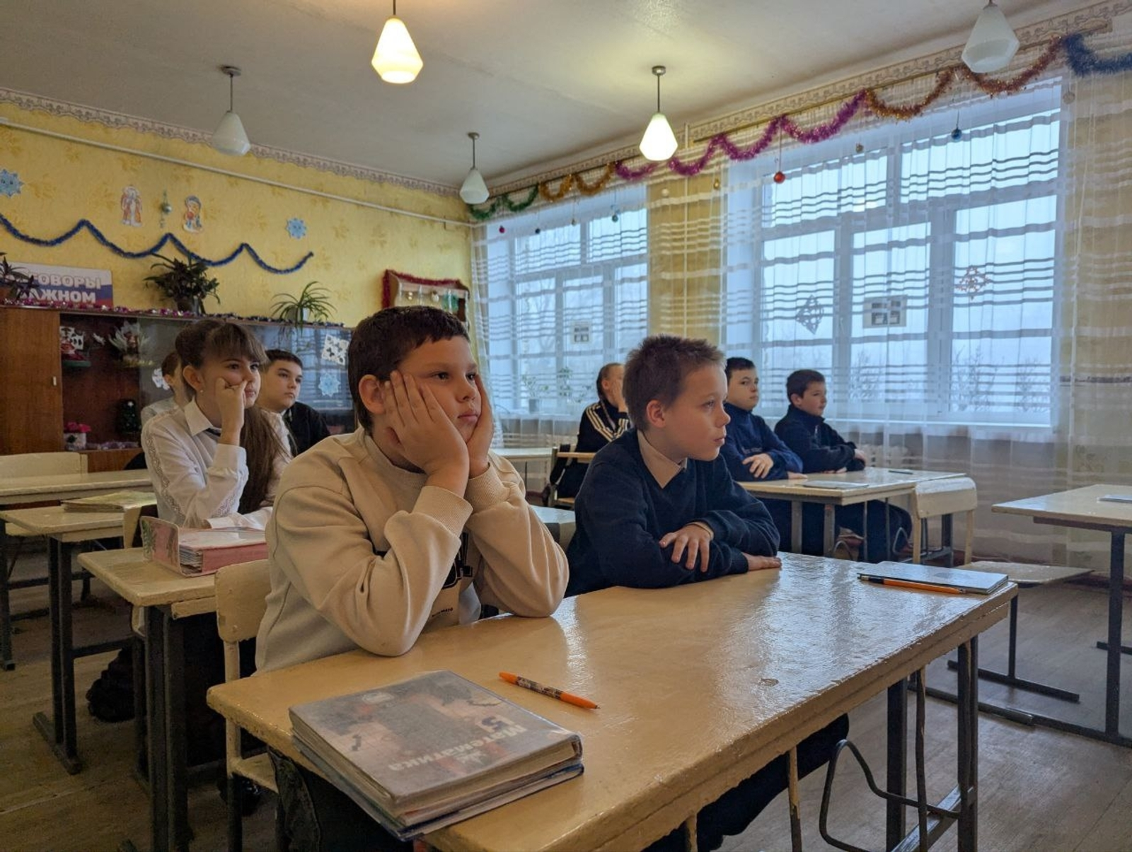 Строители из Башкортостана восстановили школу в Красном Луче