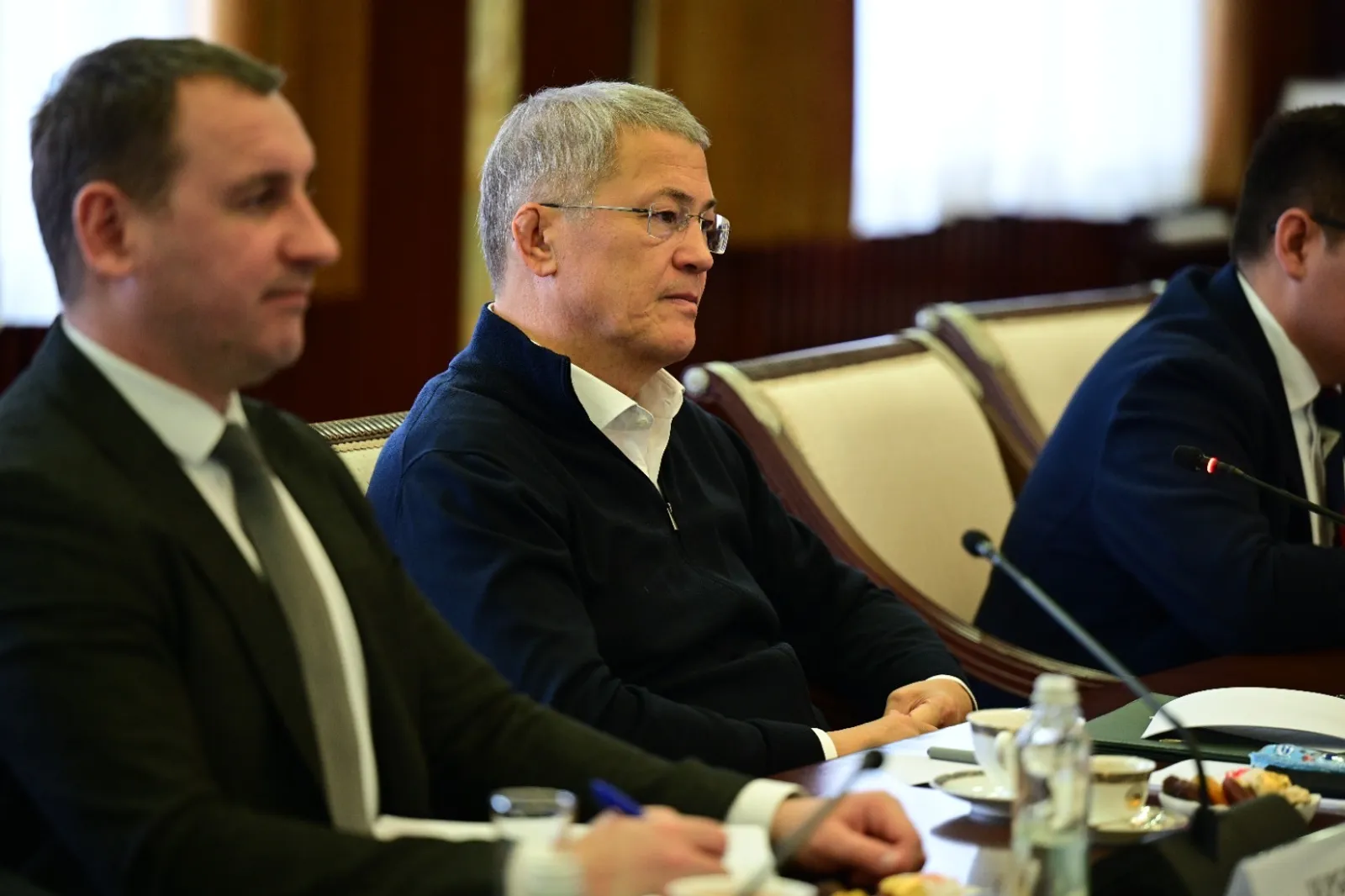 Глава Башкирии откровенно поговорил с политологами