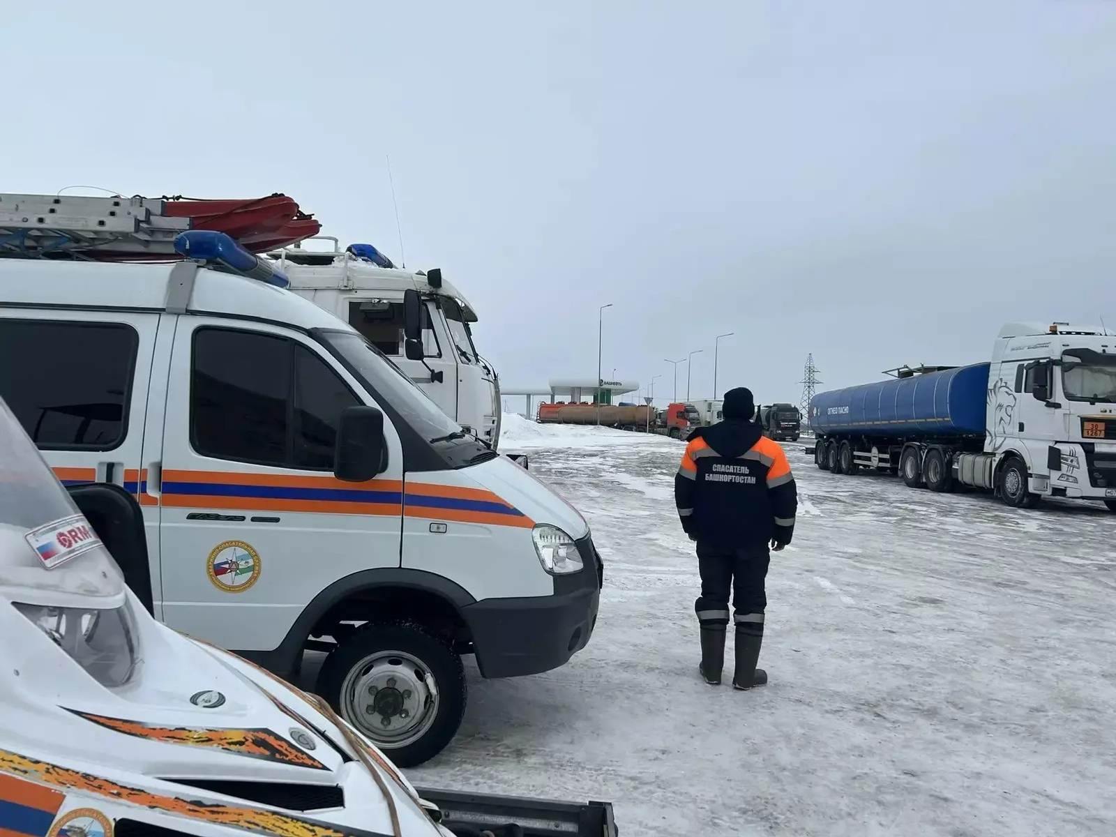 В Башкирии спасатели отправились на трассы, чтобы помочь водителям