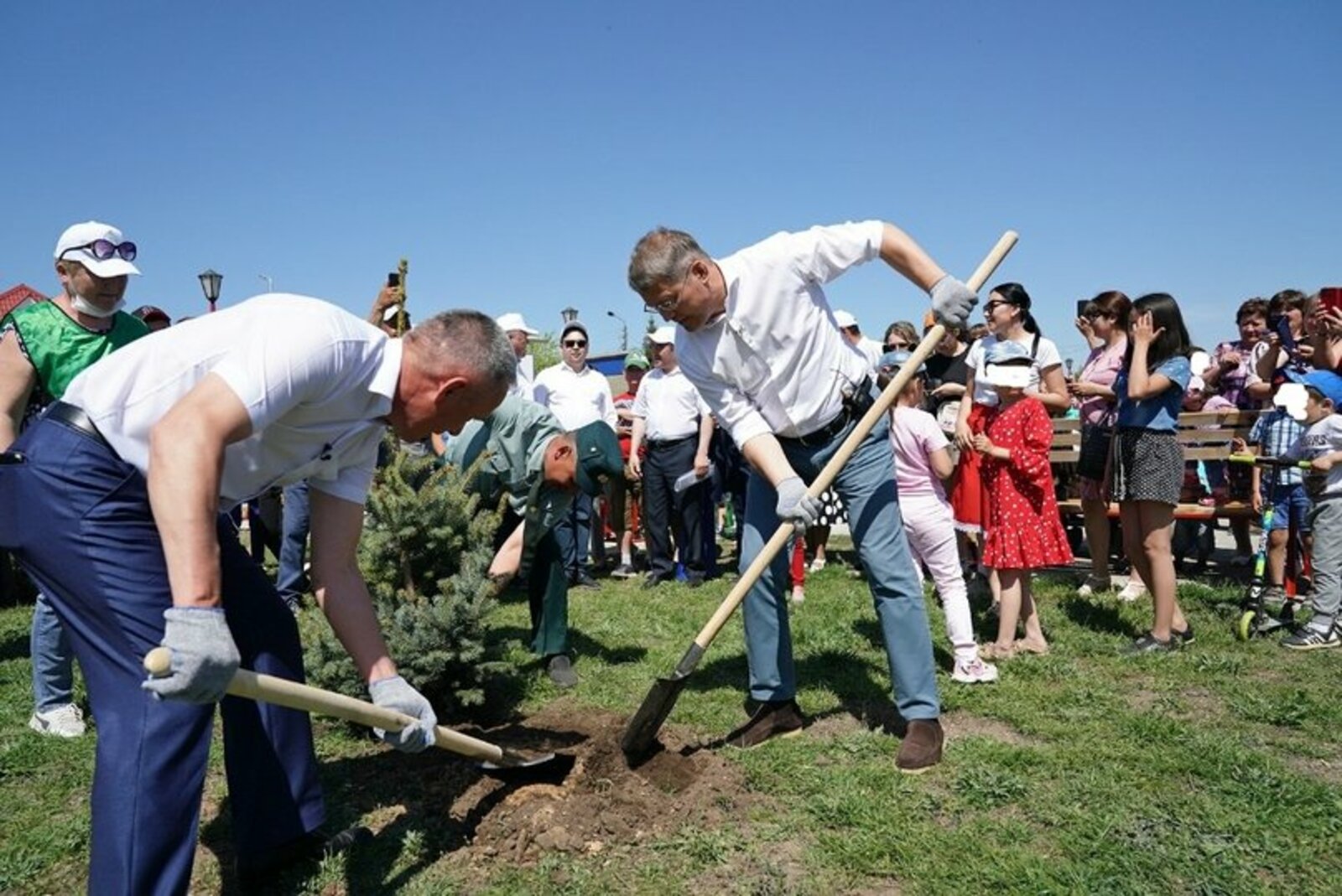 Башкирия в рамках международной акции «Сад памяти» высадила 580 тысяч новых деревьев
