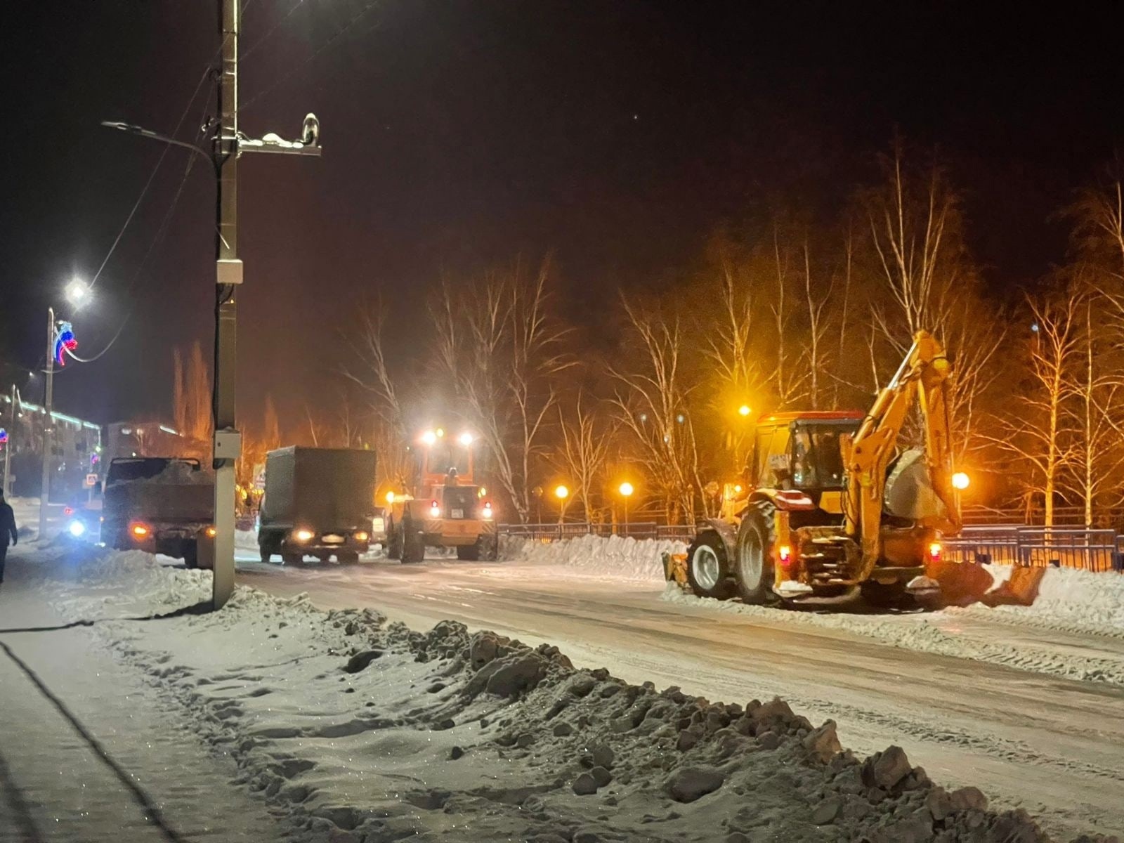 В Баймакском районе продолжаются работы по очистке улиц от снега