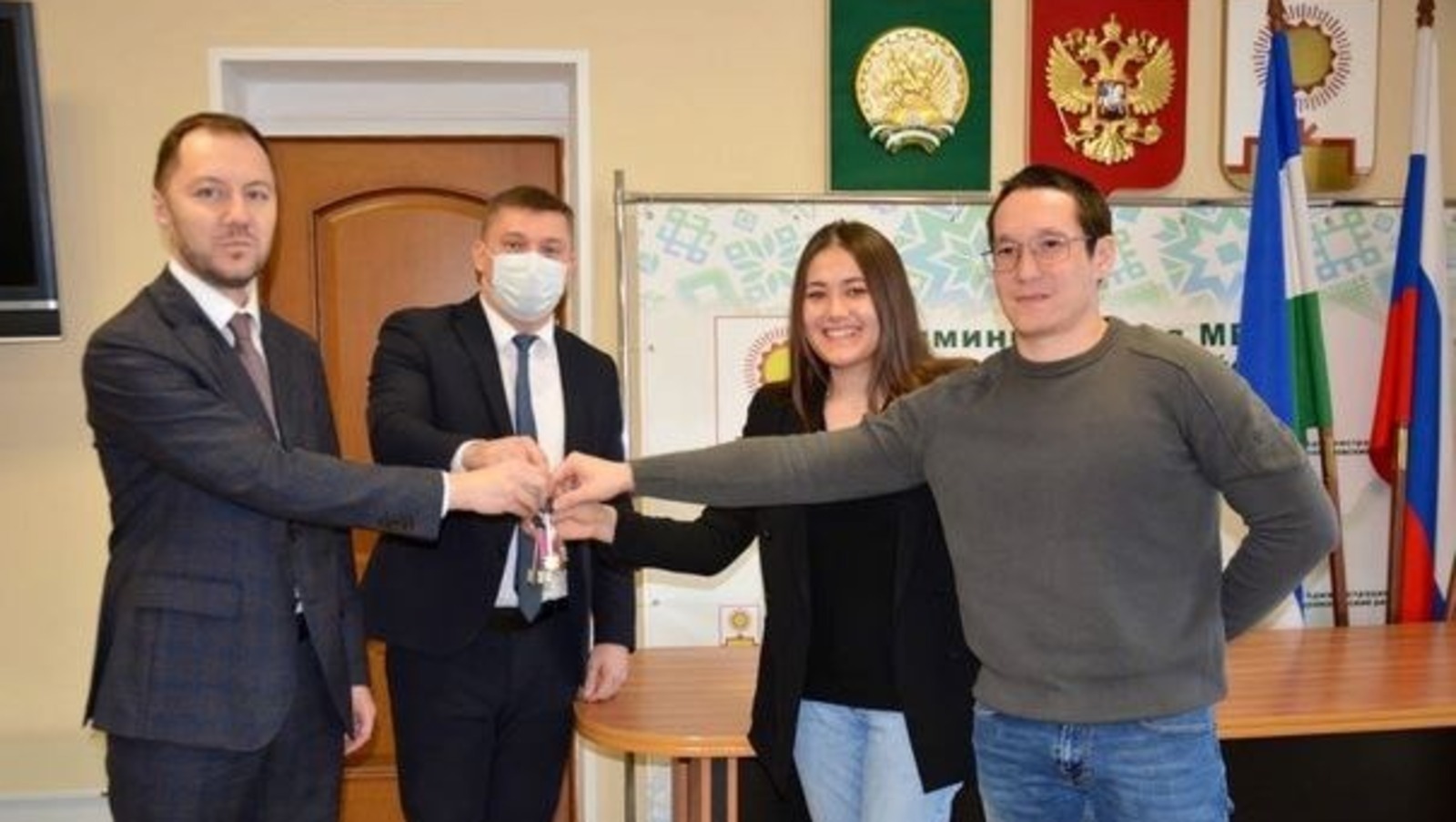 Молодые врачи из Башкирии получили ключи от новых квартир