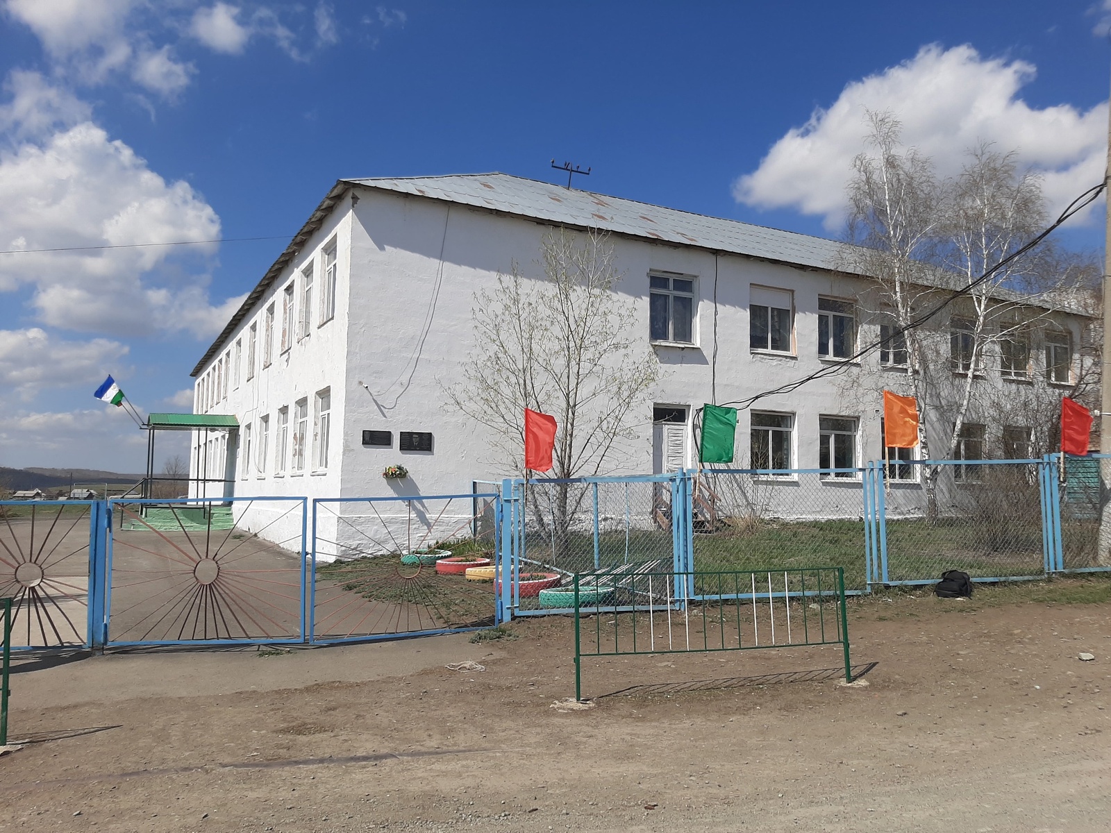 В селе Бекешево Баймакского района по ППМИ намерены заменить двери в местной школе