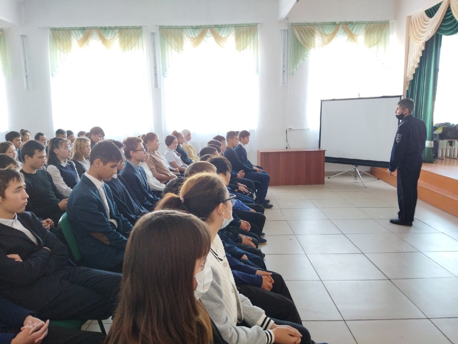 Темясовские школьники встретились с сотрудником ГИБДД