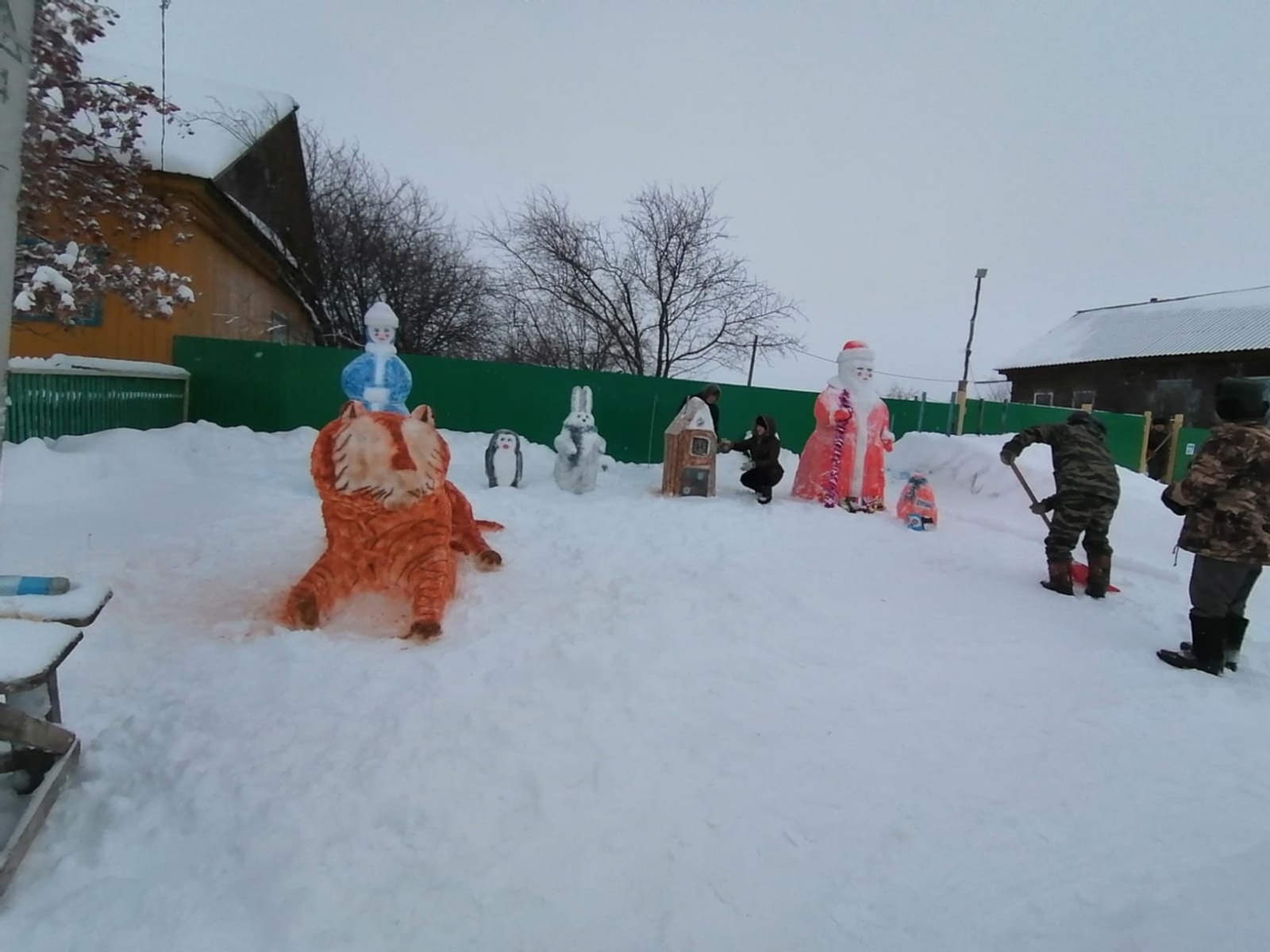Жители села Нигаматово украсили одну из улиц до неузнаваемости