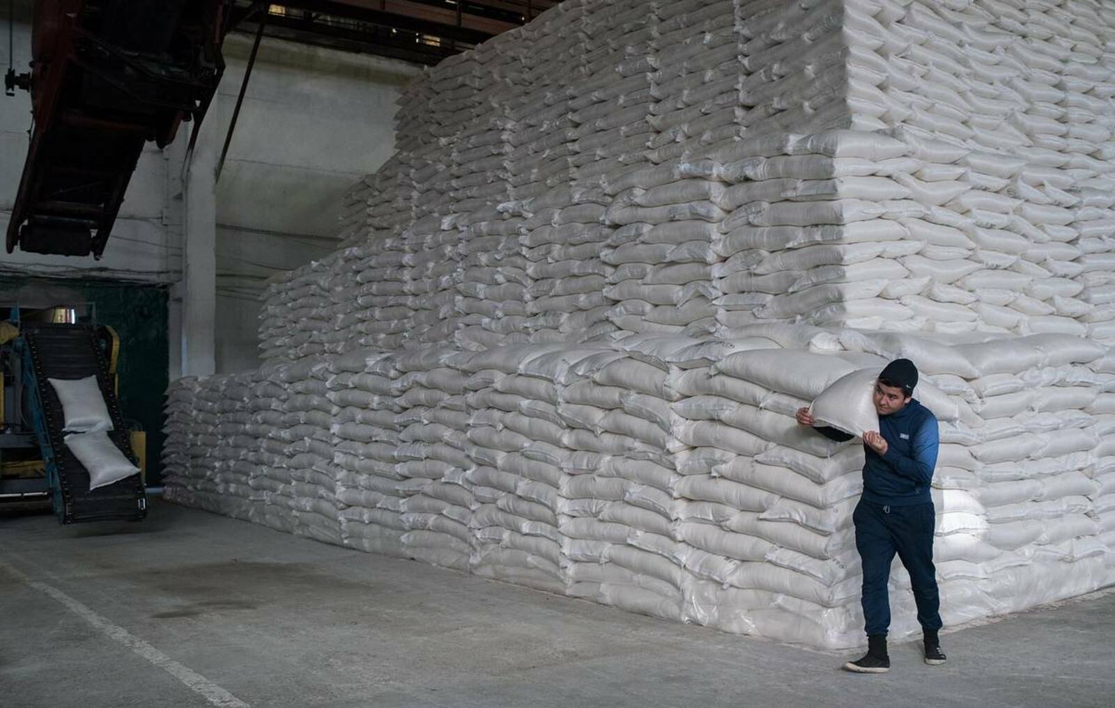 В Башкирии ищут склад для хранения 8 тысяч тонн сахара