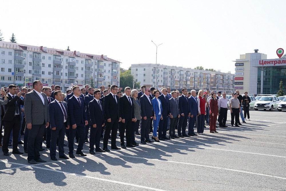 Автопарк Баймакской ЦГБ пополнился новыми автомобилями