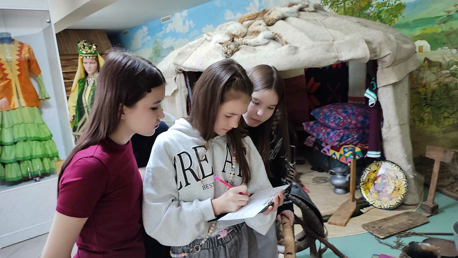 В Нефтекамске прошел этноквест для школьников в рамках нацпроекта «Семья»