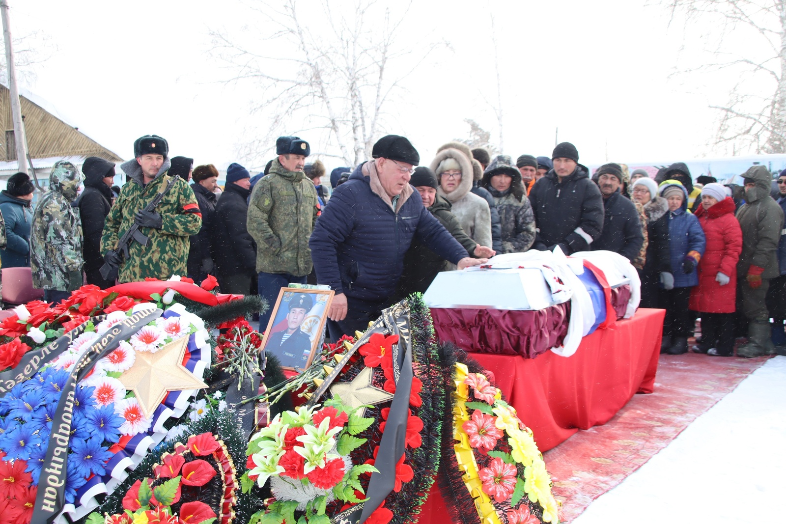 В Баймакском районе Башкирии простились с погибшим в СВО рядовым Ильсуром Давлетбердиным