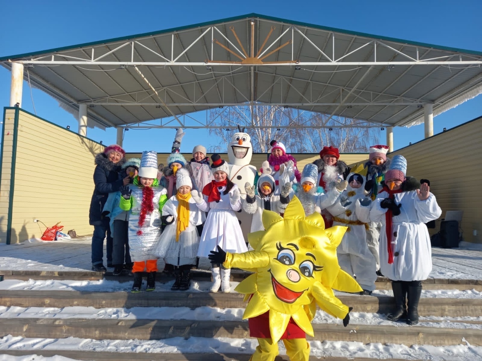 В Баймаке прошёл парад снеговиков