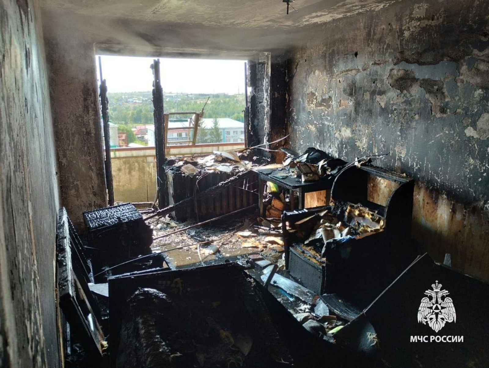 Спасатели эвакуировали 36 жильцов при пожаре в Баймаке