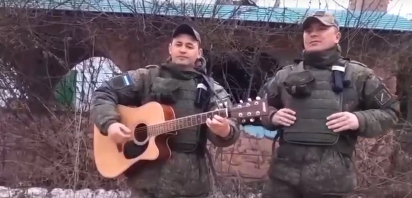 Бойцы из Сибая исполнили в зоне СВО песню на башкирском языке