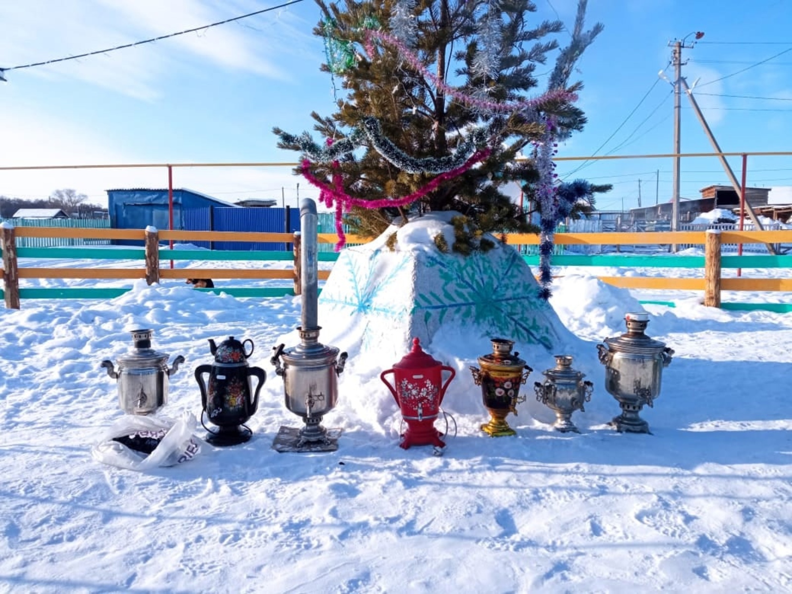 Жители одной из деревень Баймакского района устроили чаепитие на морозе